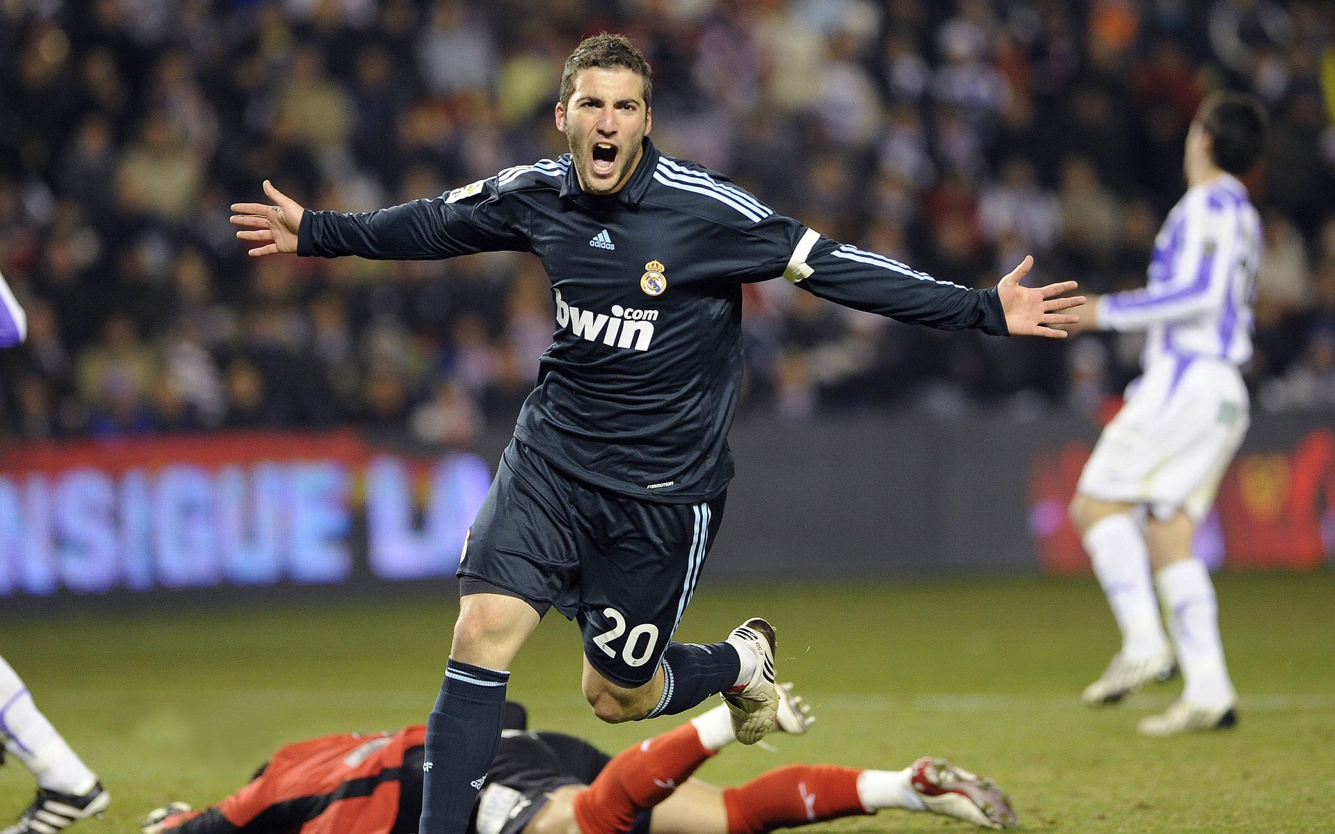 魔笛奏响伦敦夜,莫德里奇大师级表现征服酋长球场,马竞力克阿森纳