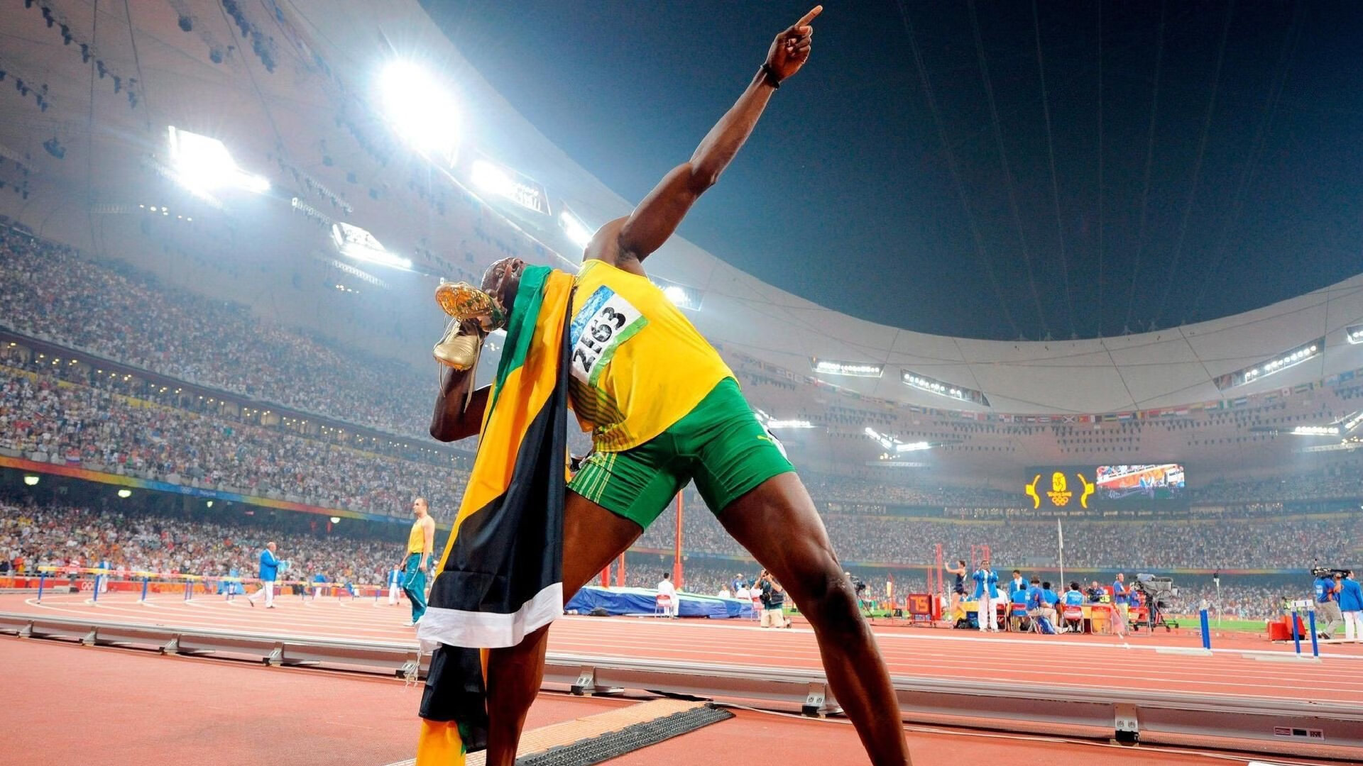 欧冠决赛之夜，奥纳纳的十二码救赎与一个门将的永恒瞬间